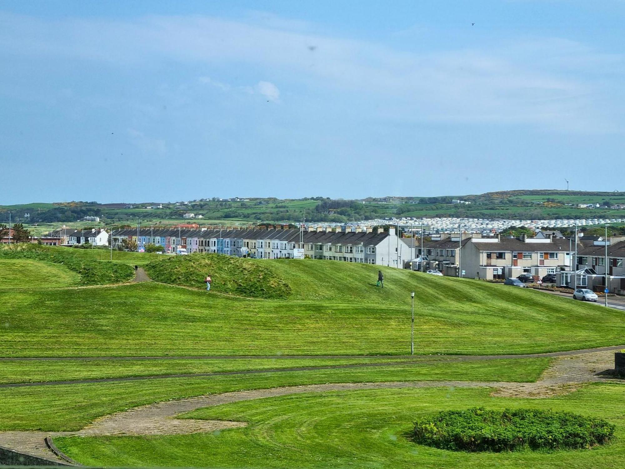 5 Dunluce Park - Portrush By The Sea Apartamento Exterior foto