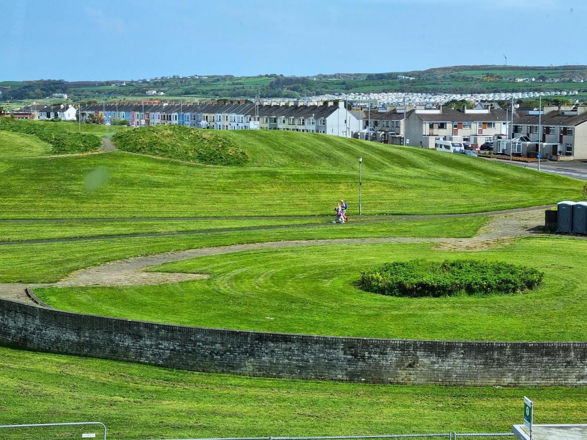 5 Dunluce Park - Portrush By The Sea Apartamento Exterior foto