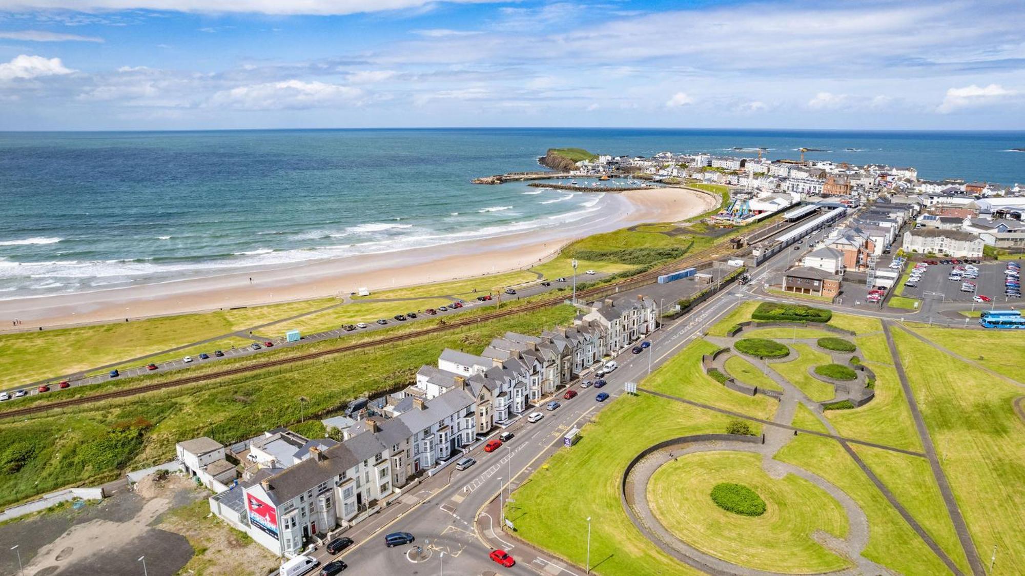 5 Dunluce Park - Portrush By The Sea Apartamento Exterior foto